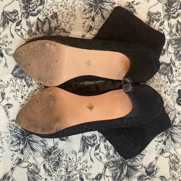 NANETTE LEPORE Sz 6 Kady Lace Upper Zipper Closure Kitten Heel Booties - Picture 10 of 11